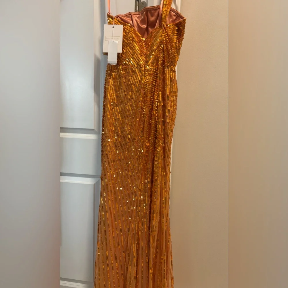 NWT Mac Duggal One Shoulder Mesh Sequin Gown w/Slit in Orange Crush Size 6 - Picture 5 of 8
